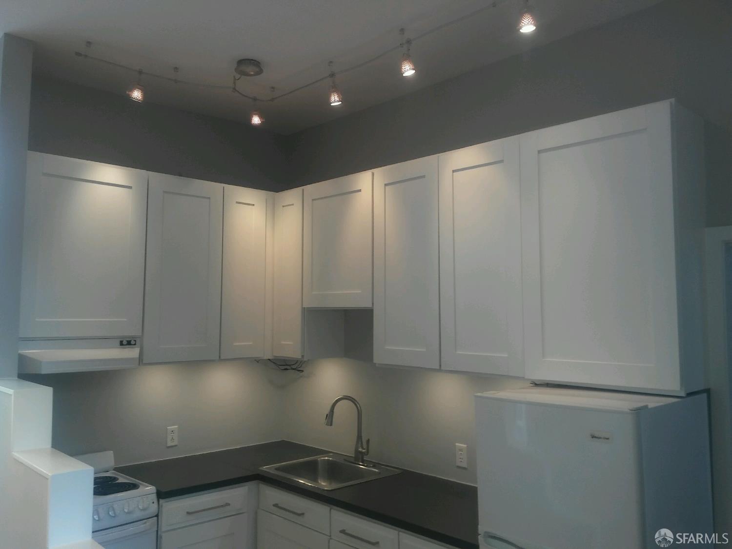 Detail Gallery Image 5 of 15 For 236 Clinton Park Dr, San Francisco,  CA 94103 - 1 Beds | 1 Baths