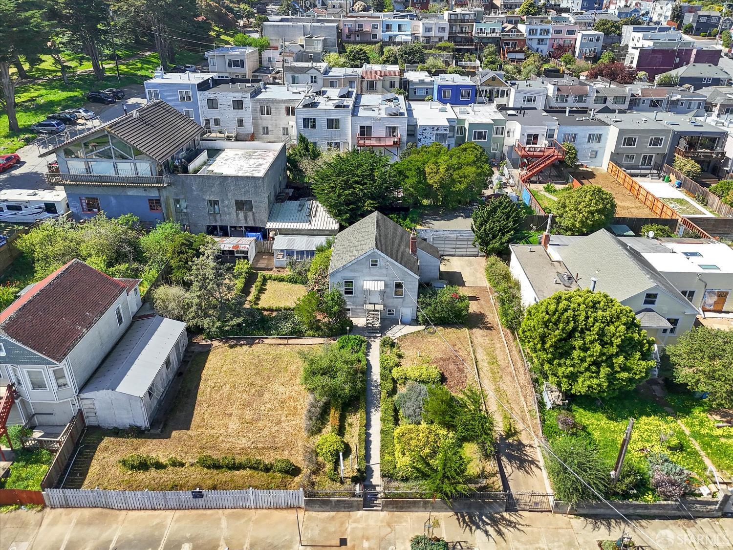 Detail Gallery Image 3 of 58 For 366 Gambier St, San Francisco,  CA 94134 - 2 Beds | 1 Baths