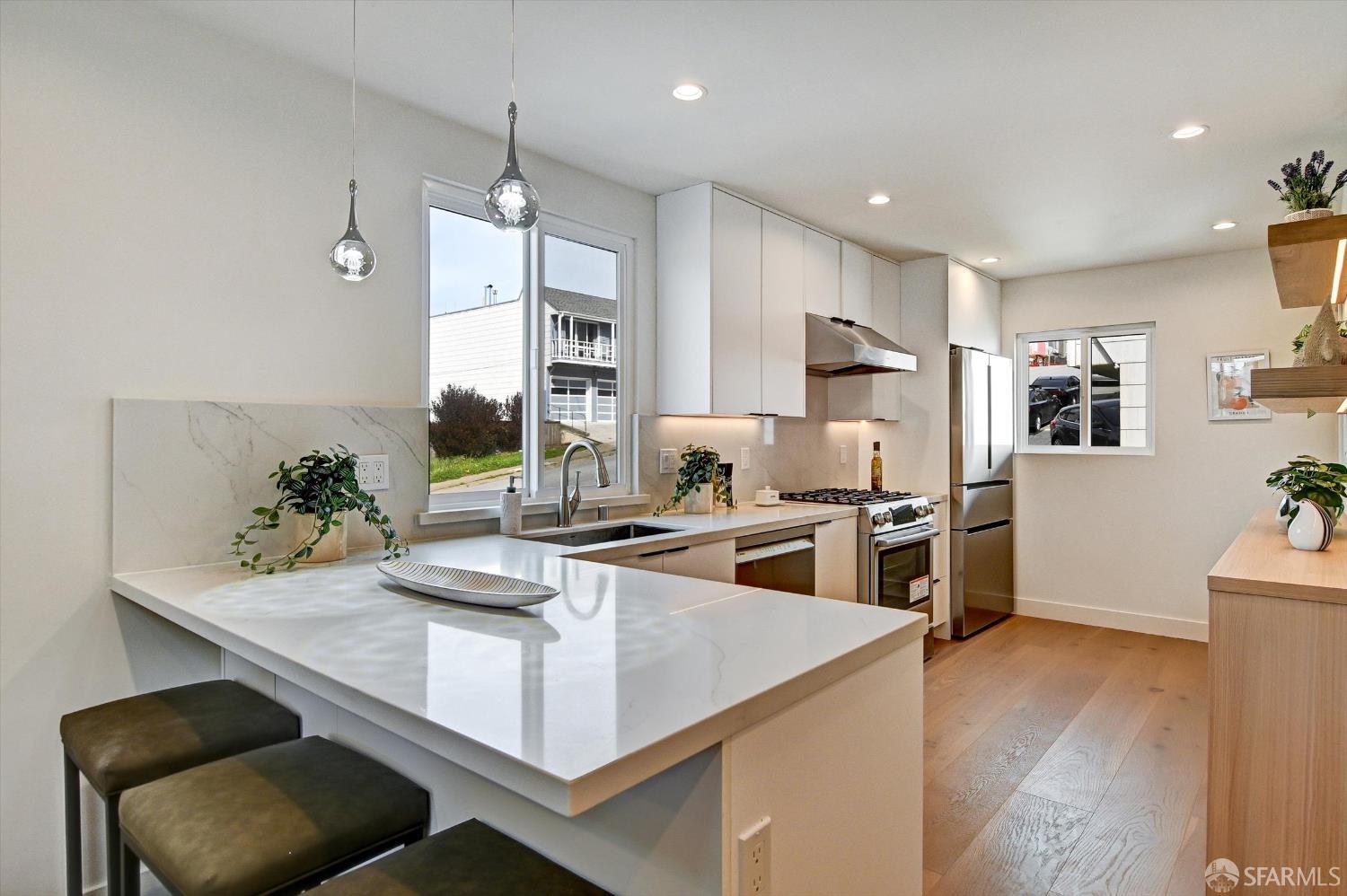 Detail Gallery Image 13 of 70 For 2100 34th Ave, San Francisco,  CA 94116 - 4 Beds | 3 Baths