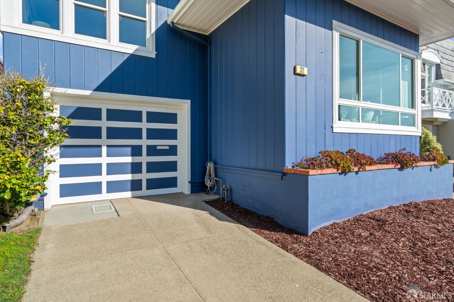 Detail Gallery Image 2 of 29 For 32 Lake Forest Dr, Daly City,  CA 94015 - 2 Beds | 2 Baths