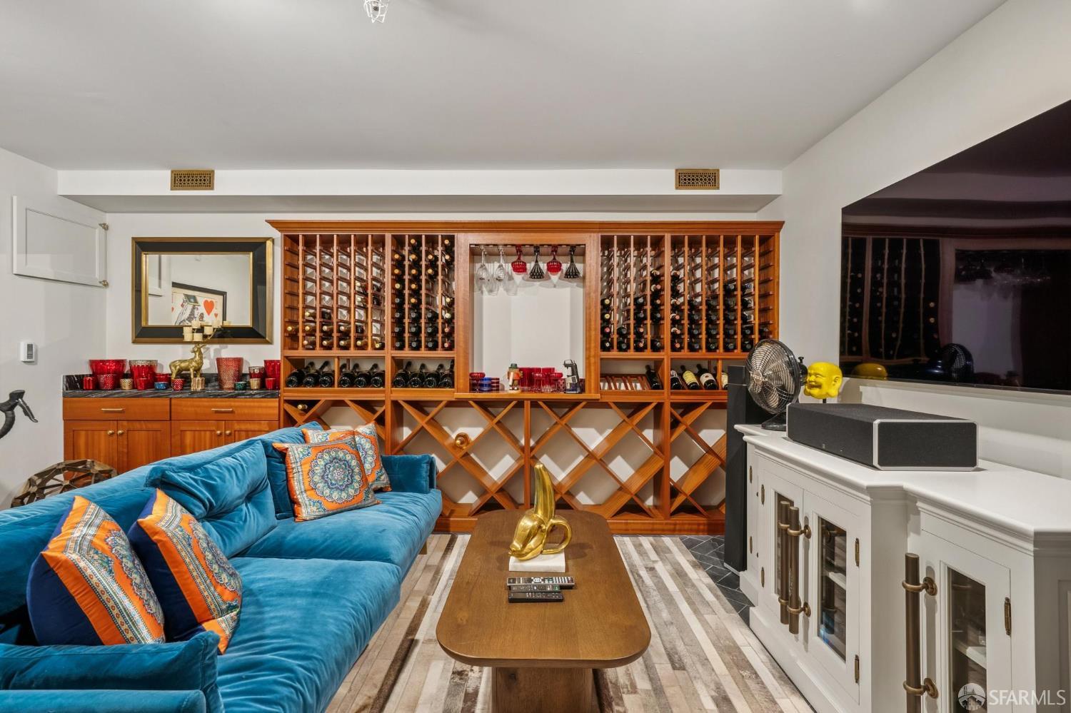 Detail Gallery Image 38 of 40 For 2523 Steiner St, San Francisco,  CA 94115 - 3 Beds | 3/1 Baths