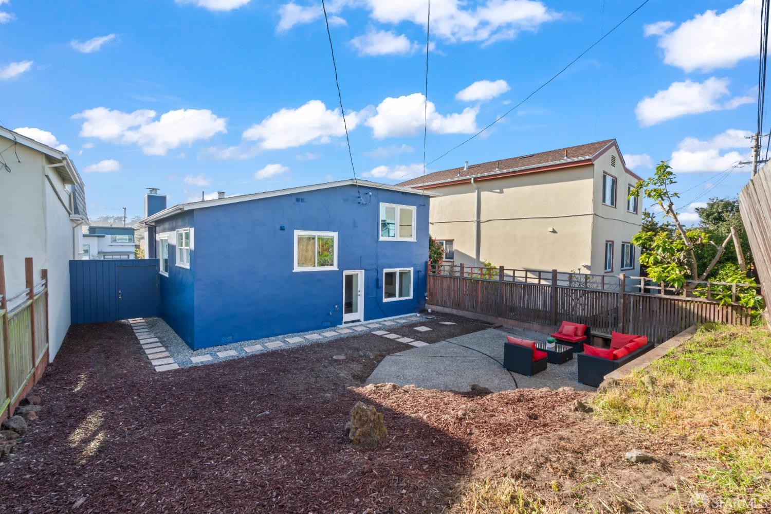 Detail Gallery Image 26 of 29 For 32 Lake Forest Dr, Daly City,  CA 94015 - 2 Beds | 2 Baths