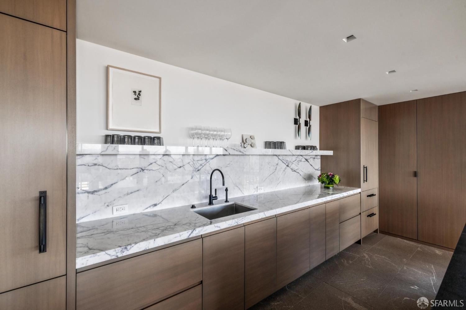 Detail Gallery Image 36 of 78 For 999 Green St #2404,  San Francisco,  CA 94133 - 2 Beds | 2 Baths