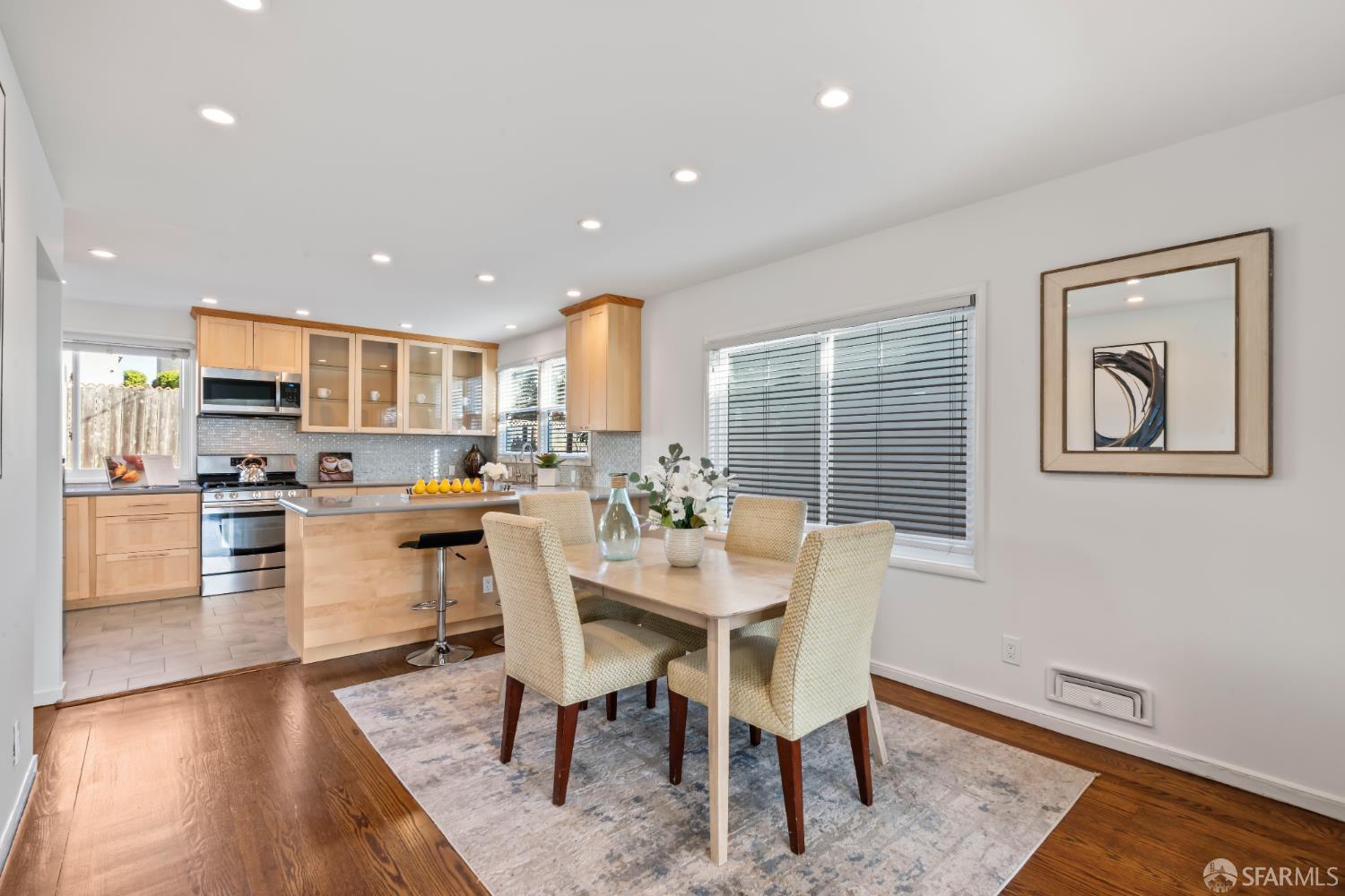 Detail Gallery Image 9 of 29 For 32 Lake Forest Dr, Daly City,  CA 94015 - 2 Beds | 2 Baths