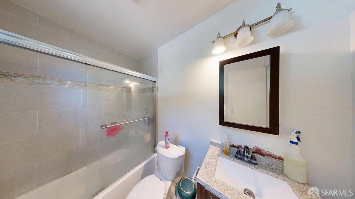 Detail Gallery Image 26 of 45 For 471 Green St, East Palo Alto,  CA 94303 - 9 Beds | 5 Baths