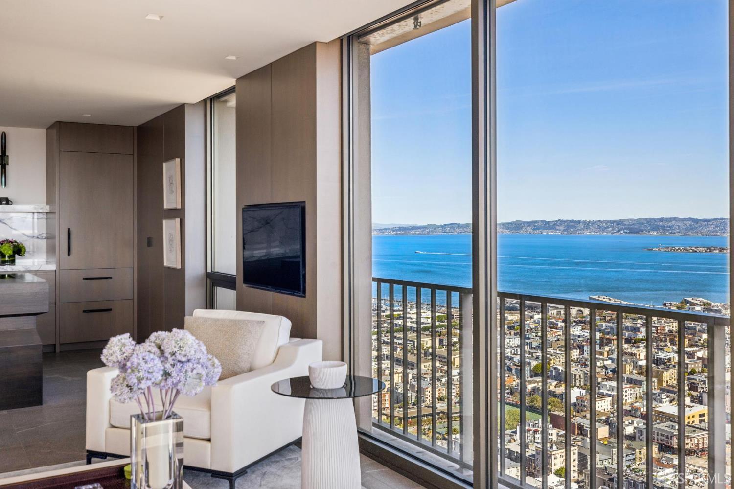 Detail Gallery Image 23 of 78 For 999 Green St #2404,  San Francisco,  CA 94133 - 2 Beds | 2 Baths