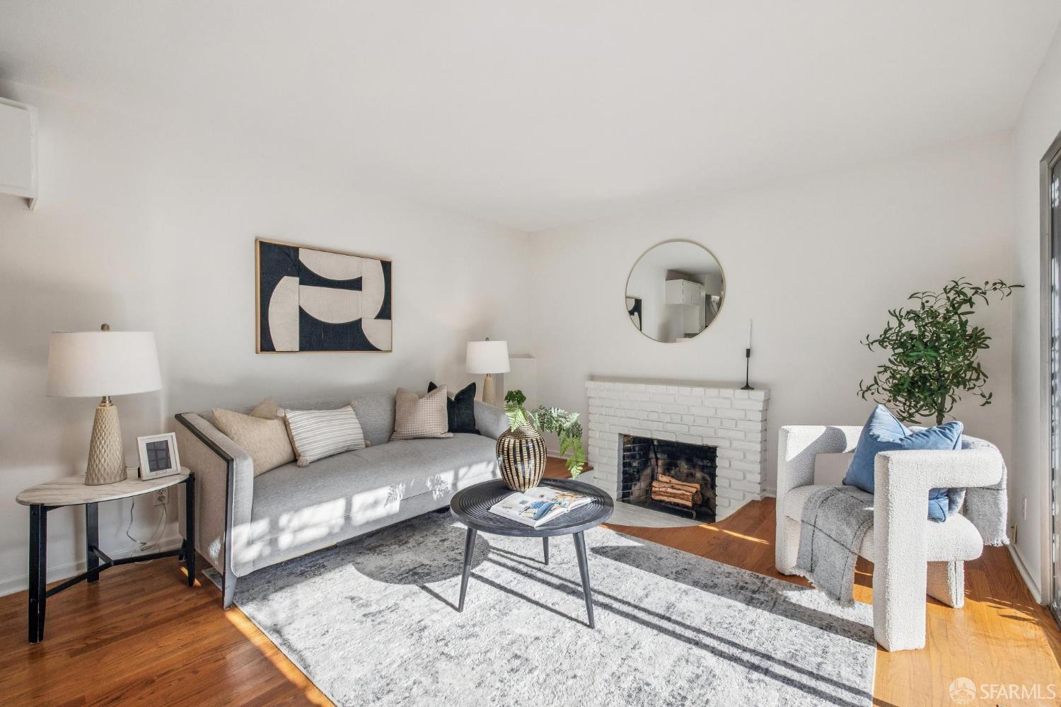 Detail Gallery Image 5 of 43 For 325 Yale Rd, Menlo Park,  CA 94025 - 2 Beds | 1/1 Baths