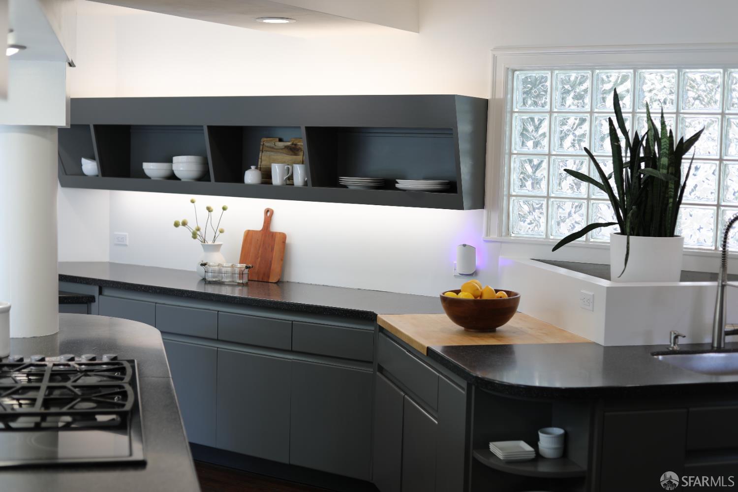 Detail Gallery Image 10 of 29 For 285 Moncada Way, San Francisco,  CA 94127 - 4 Beds | 2/1 Baths