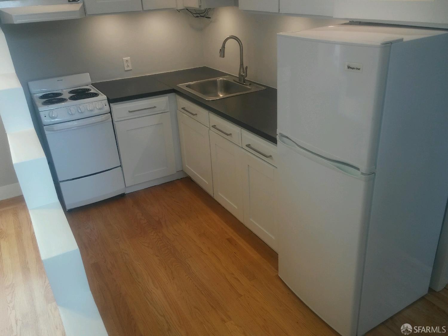 Detail Gallery Image 3 of 15 For 236 Clinton Park Dr, San Francisco,  CA 94103 - 1 Beds | 1 Baths