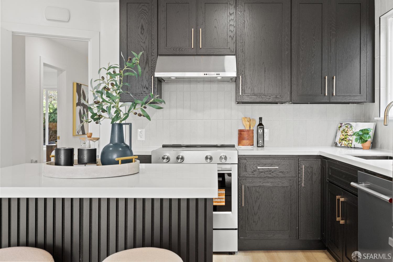 Detail Gallery Image 12 of 40 For 339 Panorama Dr, San Francisco,  CA 94131 - 3 Beds | 2 Baths