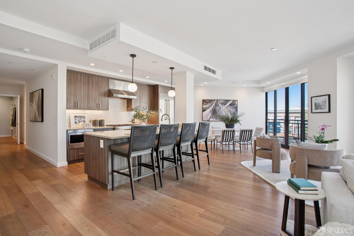 Detail Gallery Image 9 of 50 For 1731 Powell St #303,  San Francisco,  CA 94133 - 2 Beds | 2/1 Baths