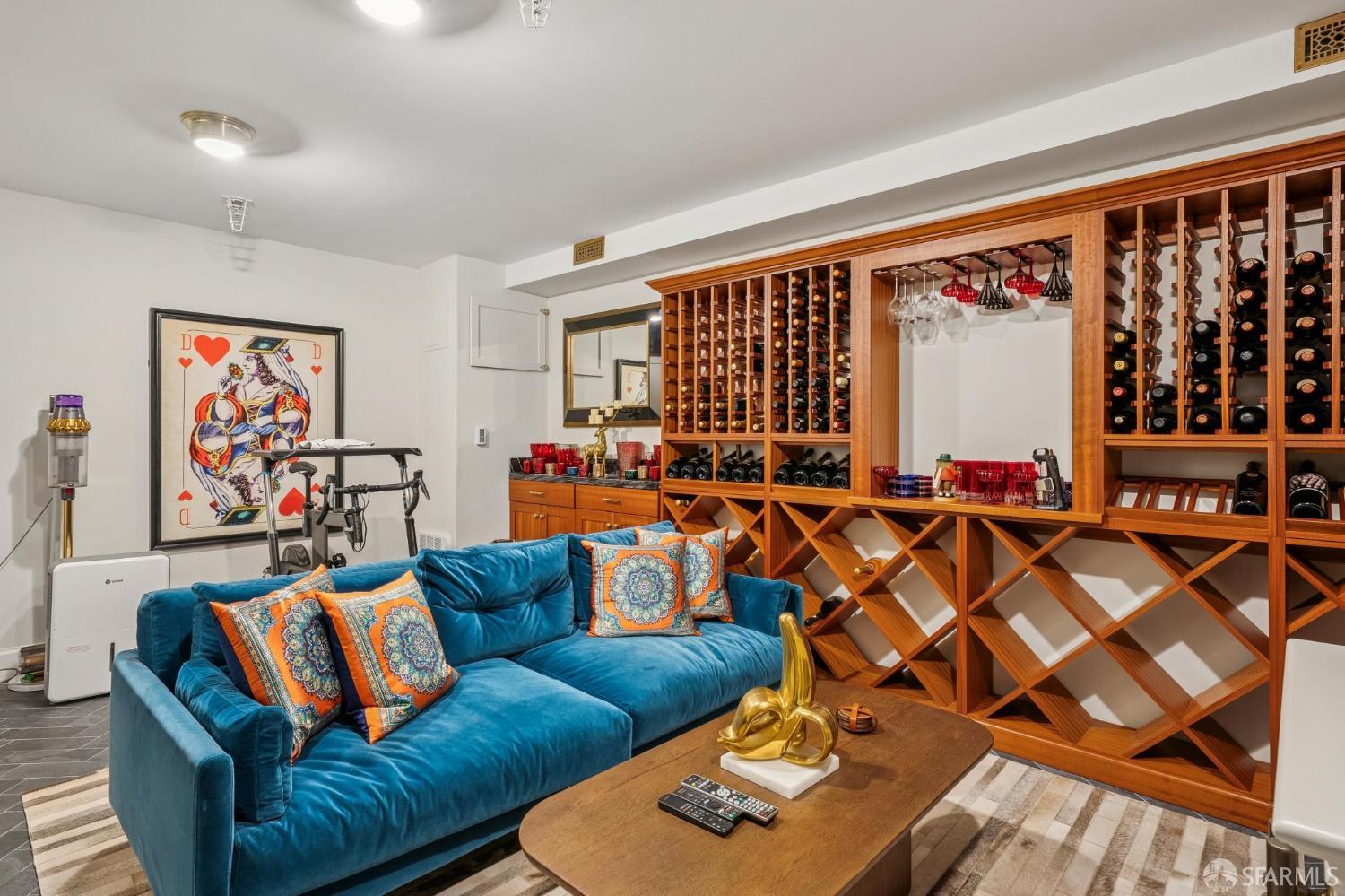 Detail Gallery Image 39 of 40 For 2523 Steiner St, San Francisco,  CA 94115 - 3 Beds | 3/1 Baths