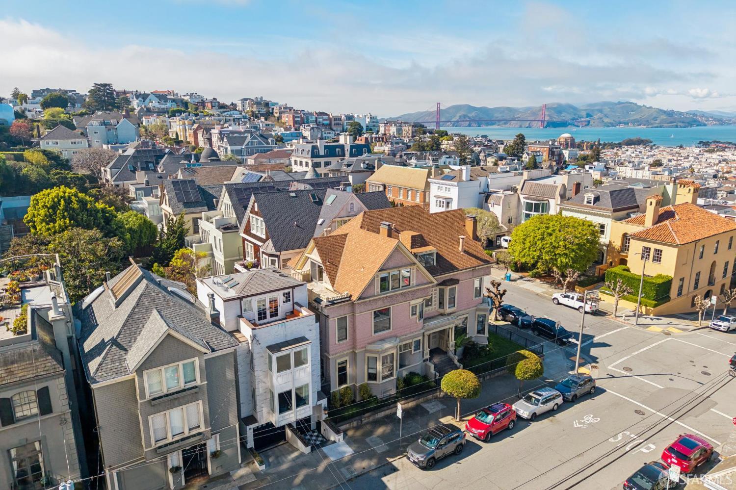 Detail Gallery Image 3 of 40 For 2523 Steiner St, San Francisco,  CA 94115 - 3 Beds | 3/1 Baths