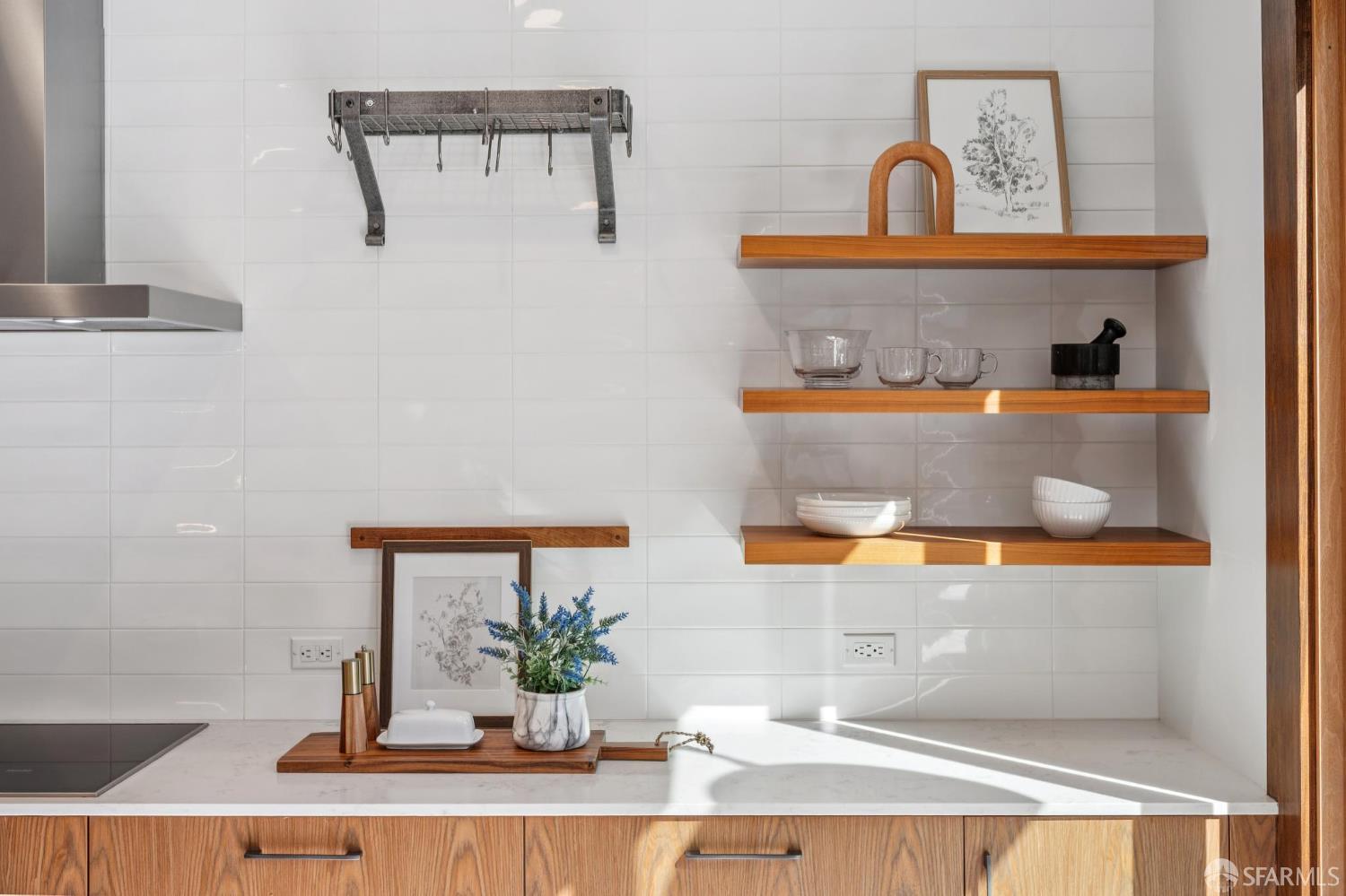 Detail Gallery Image 22 of 84 For 931 Kirkham St, San Francisco,  CA 94122 - 3 Beds | 3 Baths