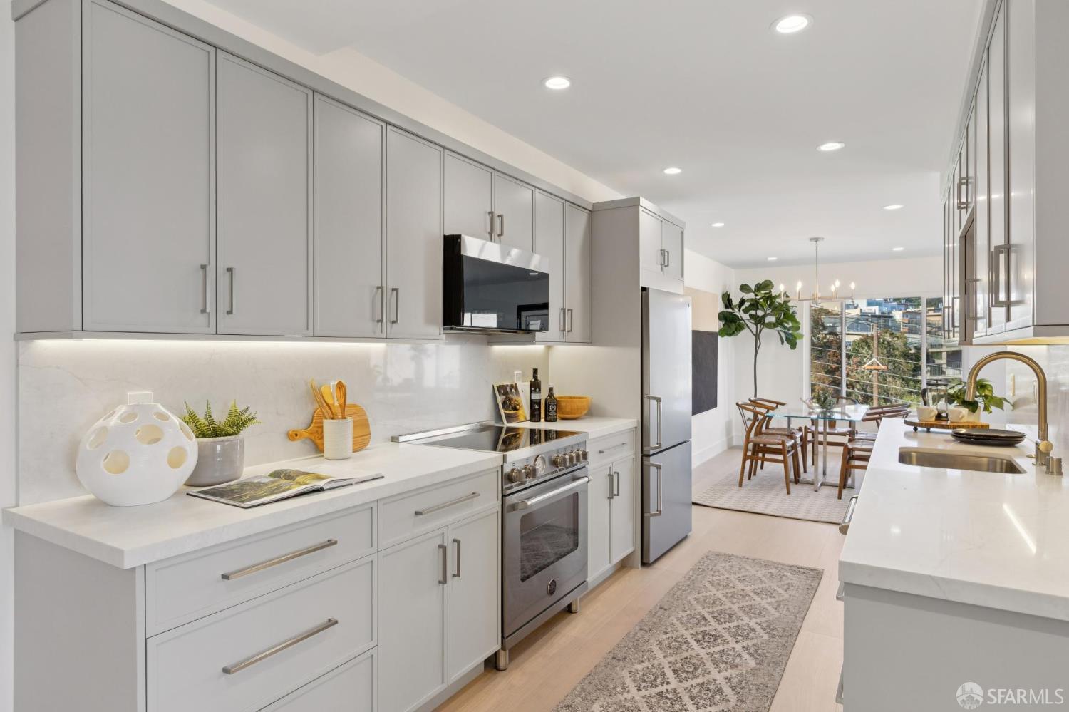 Detail Gallery Image 13 of 34 For 505 Grand View Ave #2,  San Francisco,  CA 94114 - 2 Beds | 2 Baths