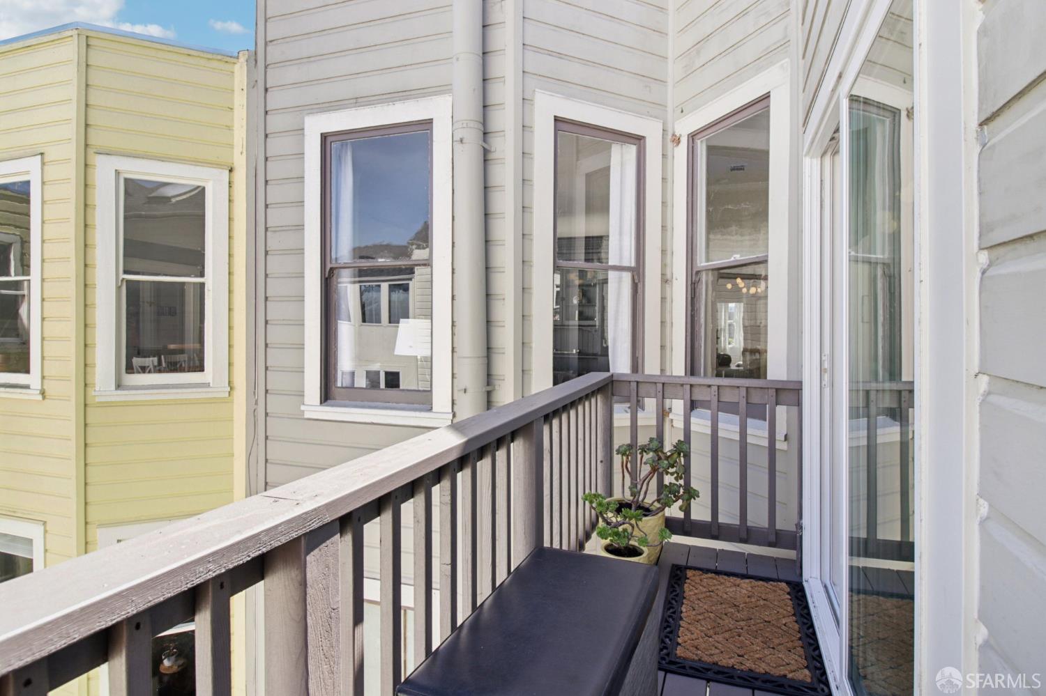 Detail Gallery Image 13 of 20 For 2192 15th St, San Francisco,  CA 94114 - 3 Beds | 2 Baths