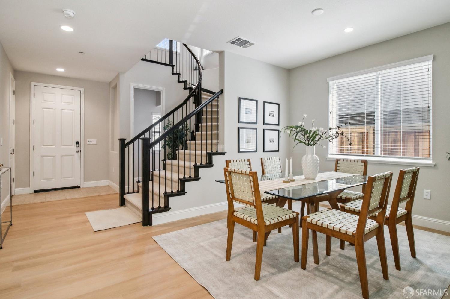 Detail Gallery Image 9 of 53 For 3082 Delano Dr, Pittsburg,  CA 94565 - 4 Beds | 2/1 Baths