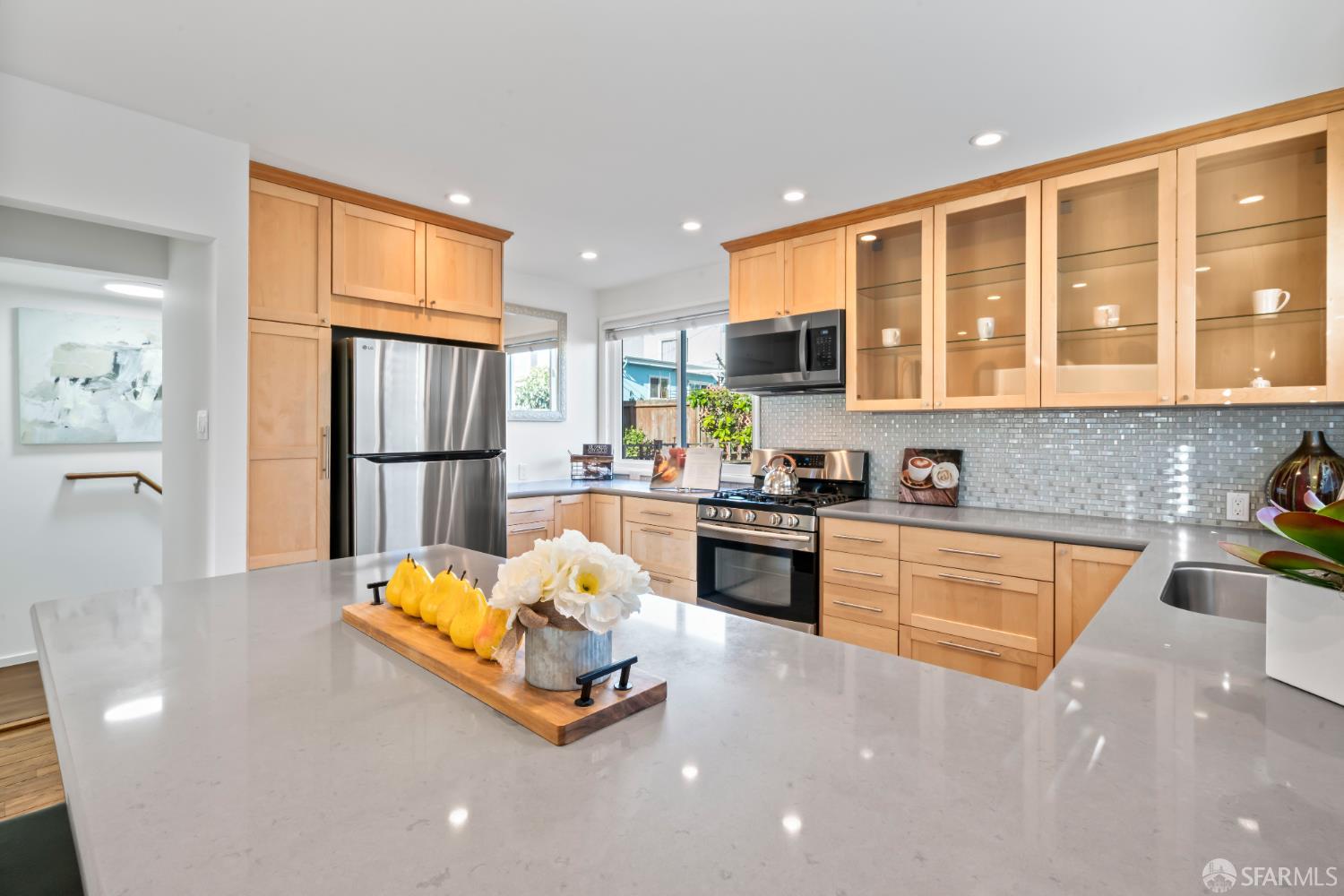 Detail Gallery Image 5 of 29 For 32 Lake Forest Dr, Daly City,  CA 94015 - 2 Beds | 2 Baths