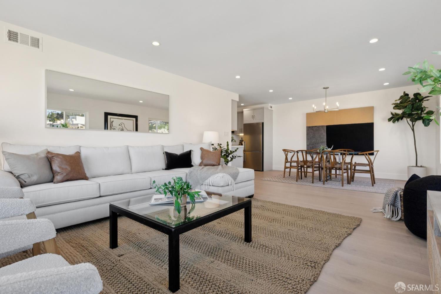 Detail Gallery Image 9 of 34 For 505 Grand View Ave #2,  San Francisco,  CA 94114 - 2 Beds | 2 Baths