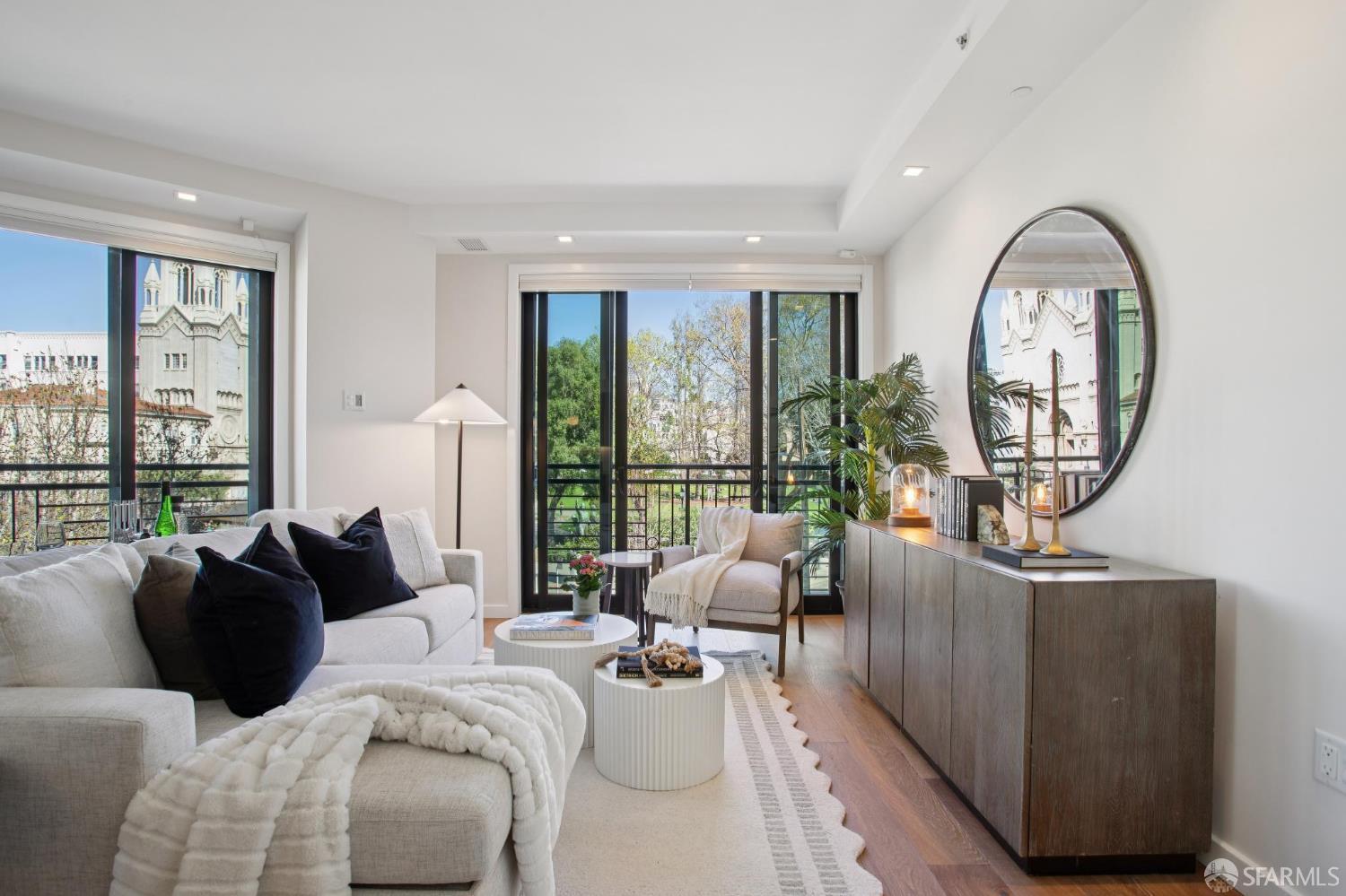 Detail Gallery Image 5 of 50 For 1731 Powell St #303,  San Francisco,  CA 94133 - 2 Beds | 2/1 Baths