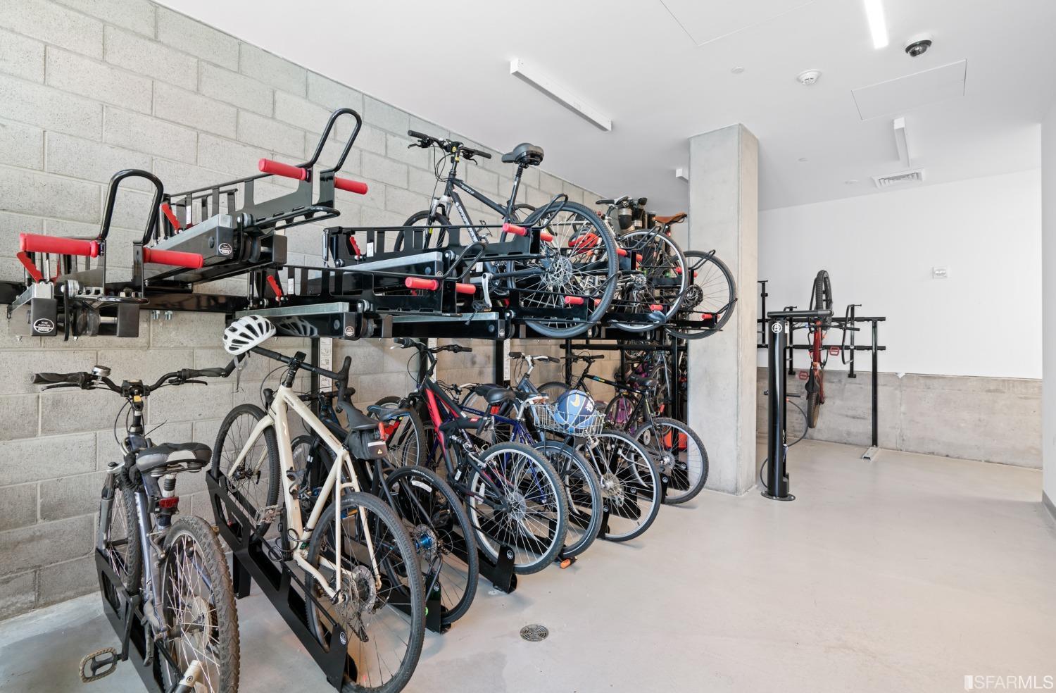 Detail Gallery Image 29 of 31 For 1545 Pine St #702,  San Francisco,  CA 94109 - 1 Beds | 1 Baths