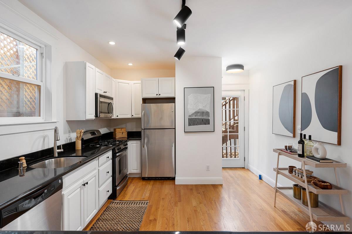 Detail Gallery Image 14 of 21 For 57 Woodward St, San Francisco,  CA 94103 - 2 Beds | 1 Baths