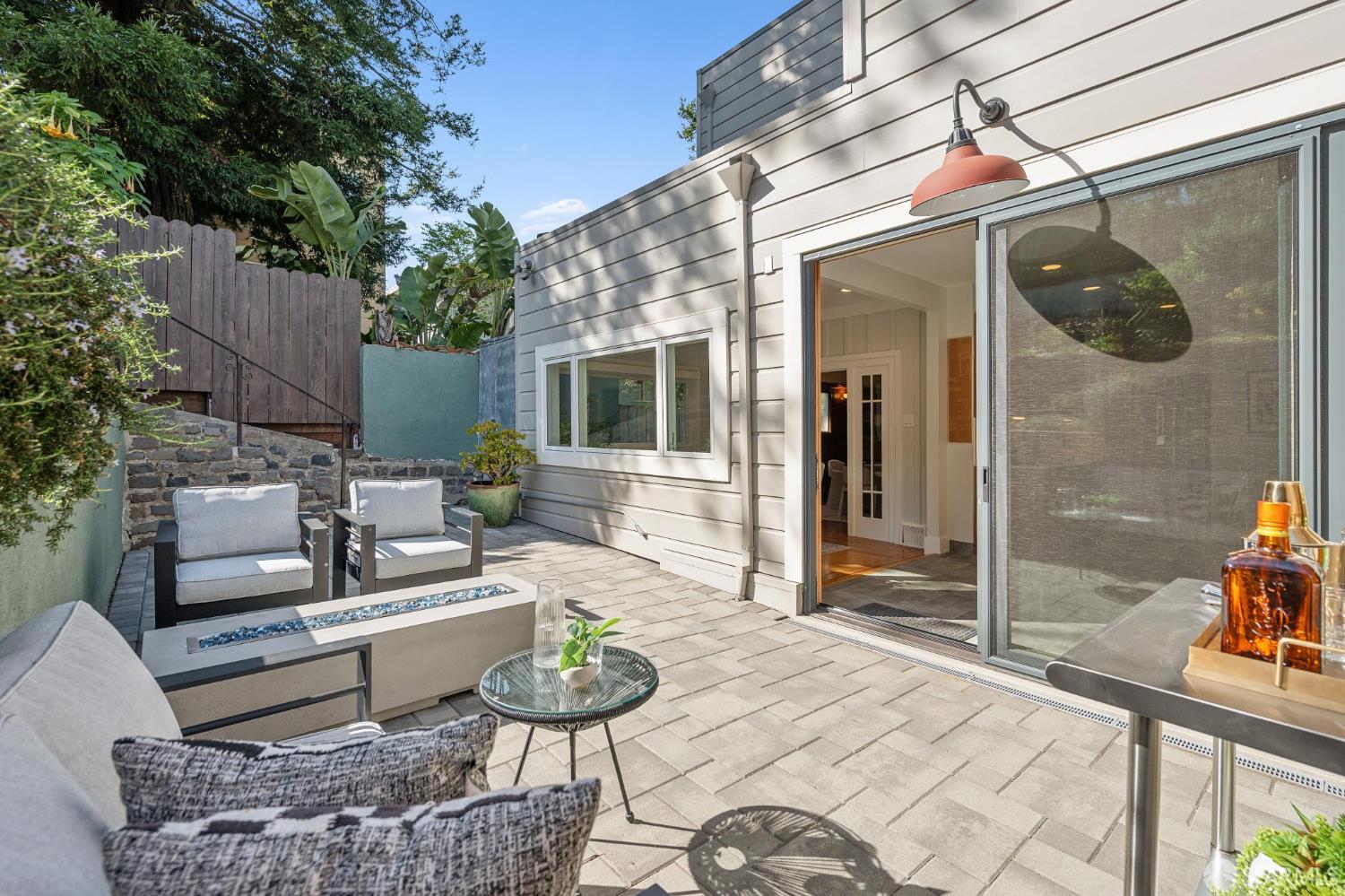 Detail Gallery Image 69 of 84 For 931 Kirkham St, San Francisco,  CA 94122 - 3 Beds | 3 Baths