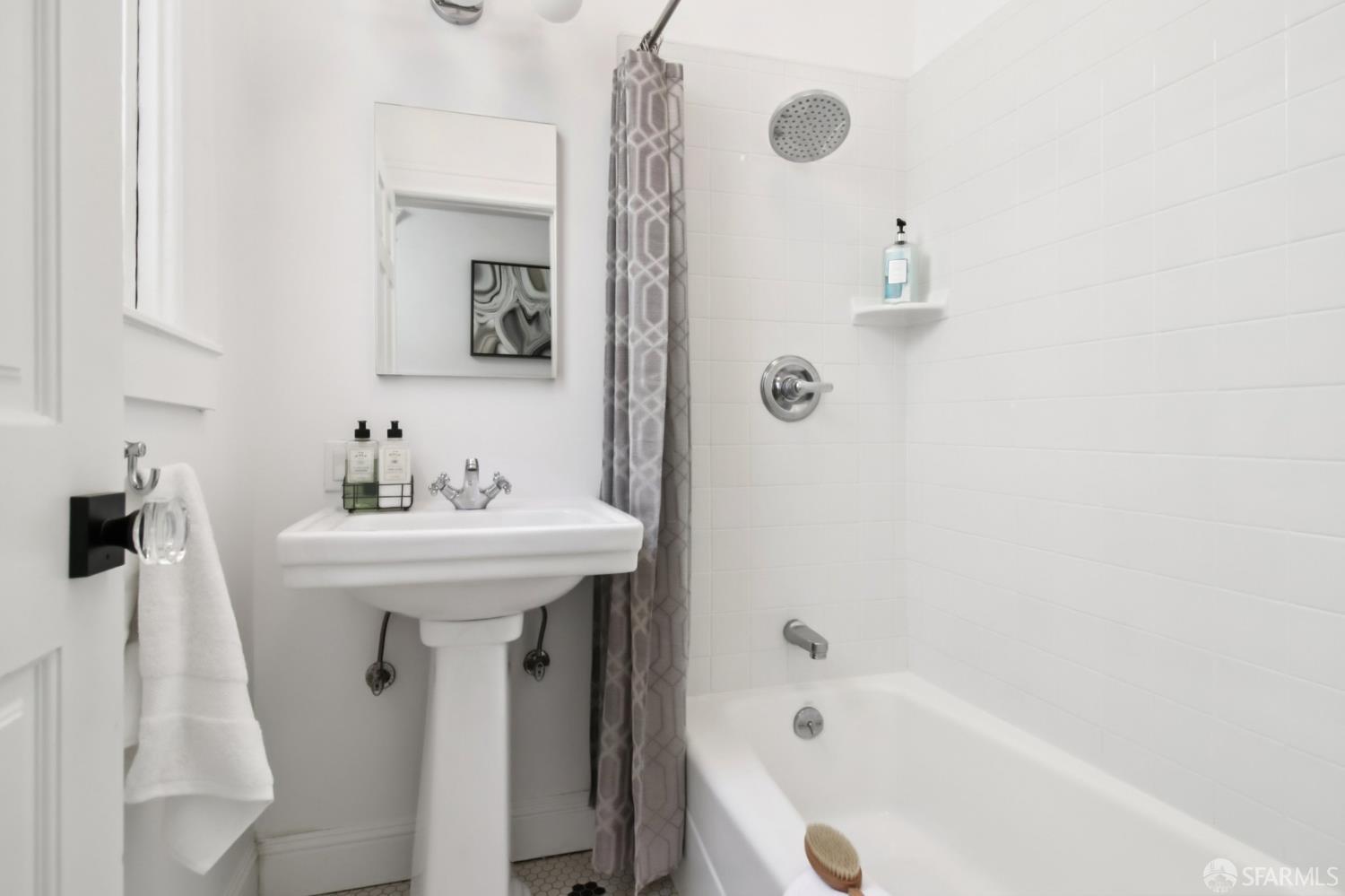 Detail Gallery Image 17 of 20 For 2192 15th St, San Francisco,  CA 94114 - 3 Beds | 2 Baths
