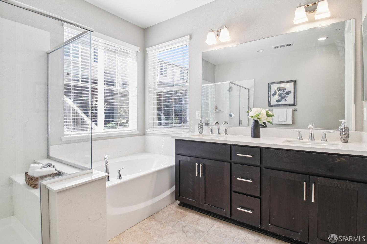 Detail Gallery Image 25 of 53 For 3082 Delano Dr, Pittsburg,  CA 94565 - 4 Beds | 2/1 Baths