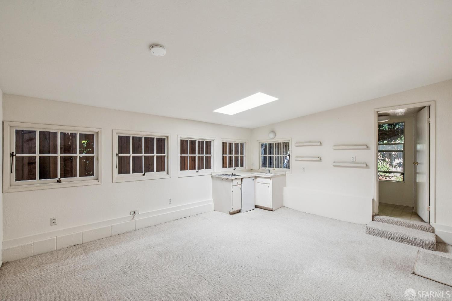 Detail Gallery Image 30 of 43 For 325 Yale Rd, Menlo Park,  CA 94025 - 2 Beds | 1/1 Baths