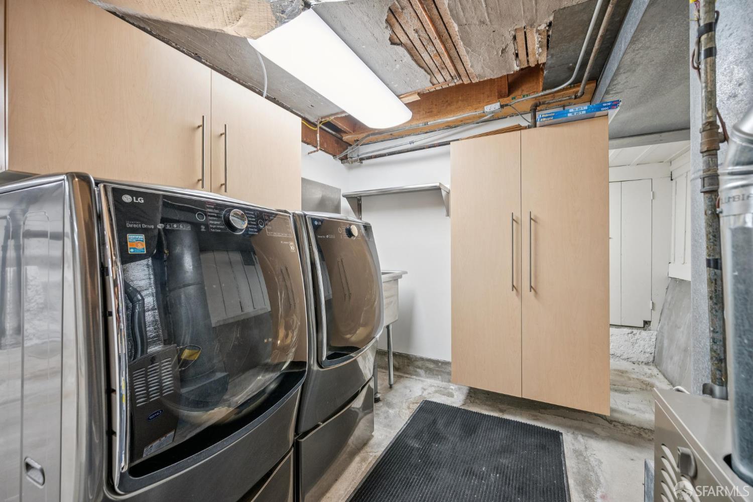 Detail Gallery Image 55 of 84 For 931 Kirkham St, San Francisco,  CA 94122 - 3 Beds | 3 Baths