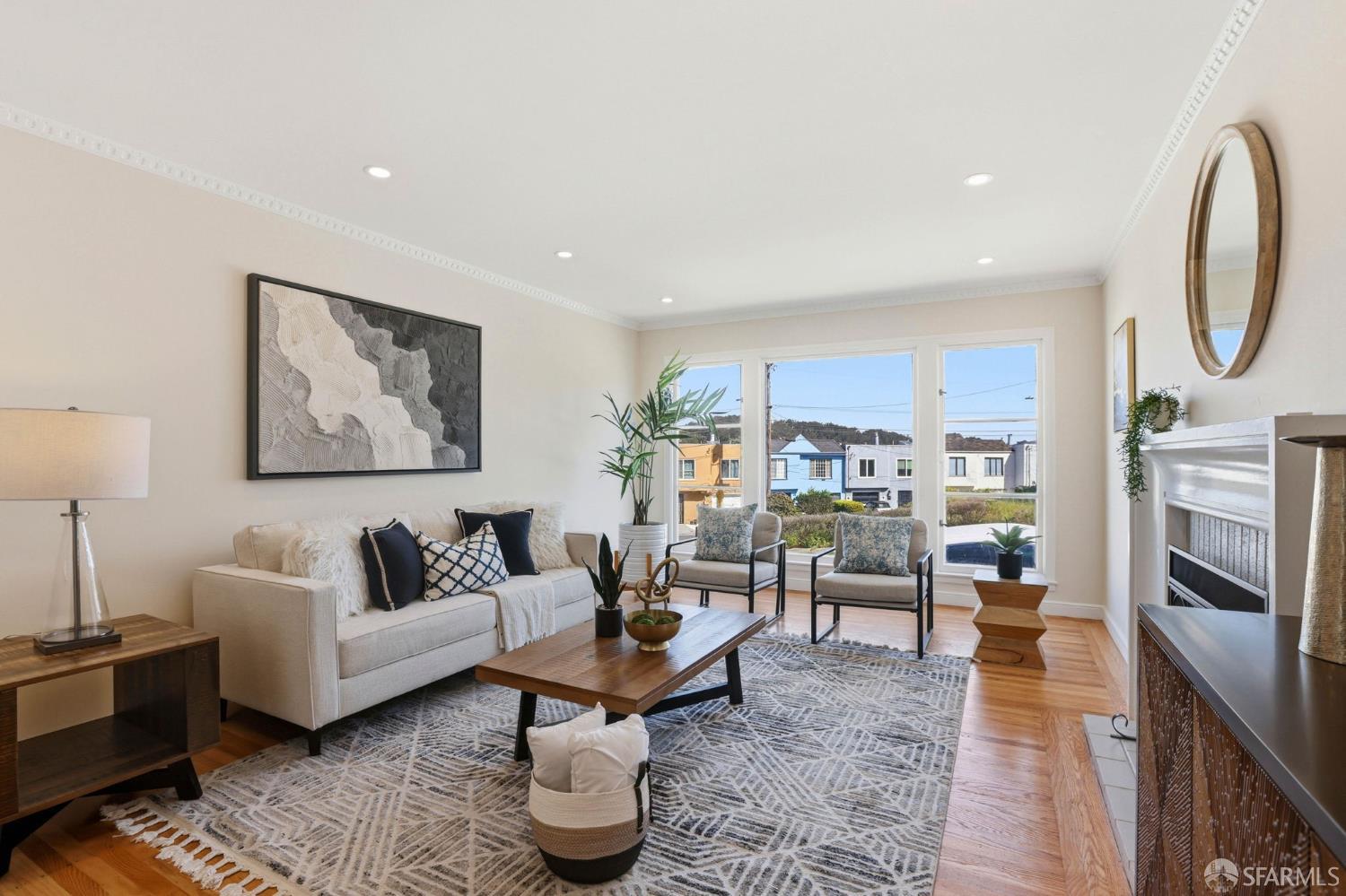 Detail Gallery Image 8 of 42 For 6 Lapham Way, San Francisco,  CA 94112 - 3 Beds | 2 Baths