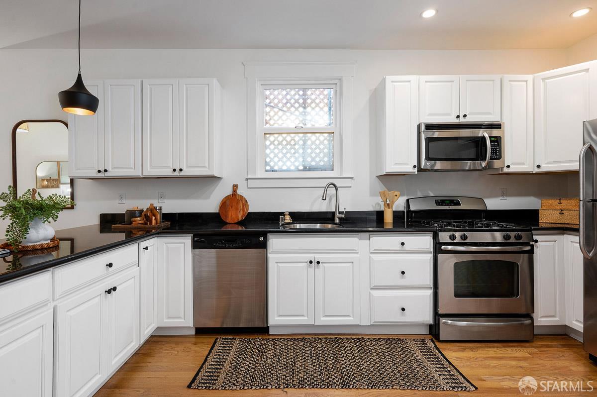 Detail Gallery Image 12 of 21 For 57 Woodward St, San Francisco,  CA 94103 - 2 Beds | 1 Baths