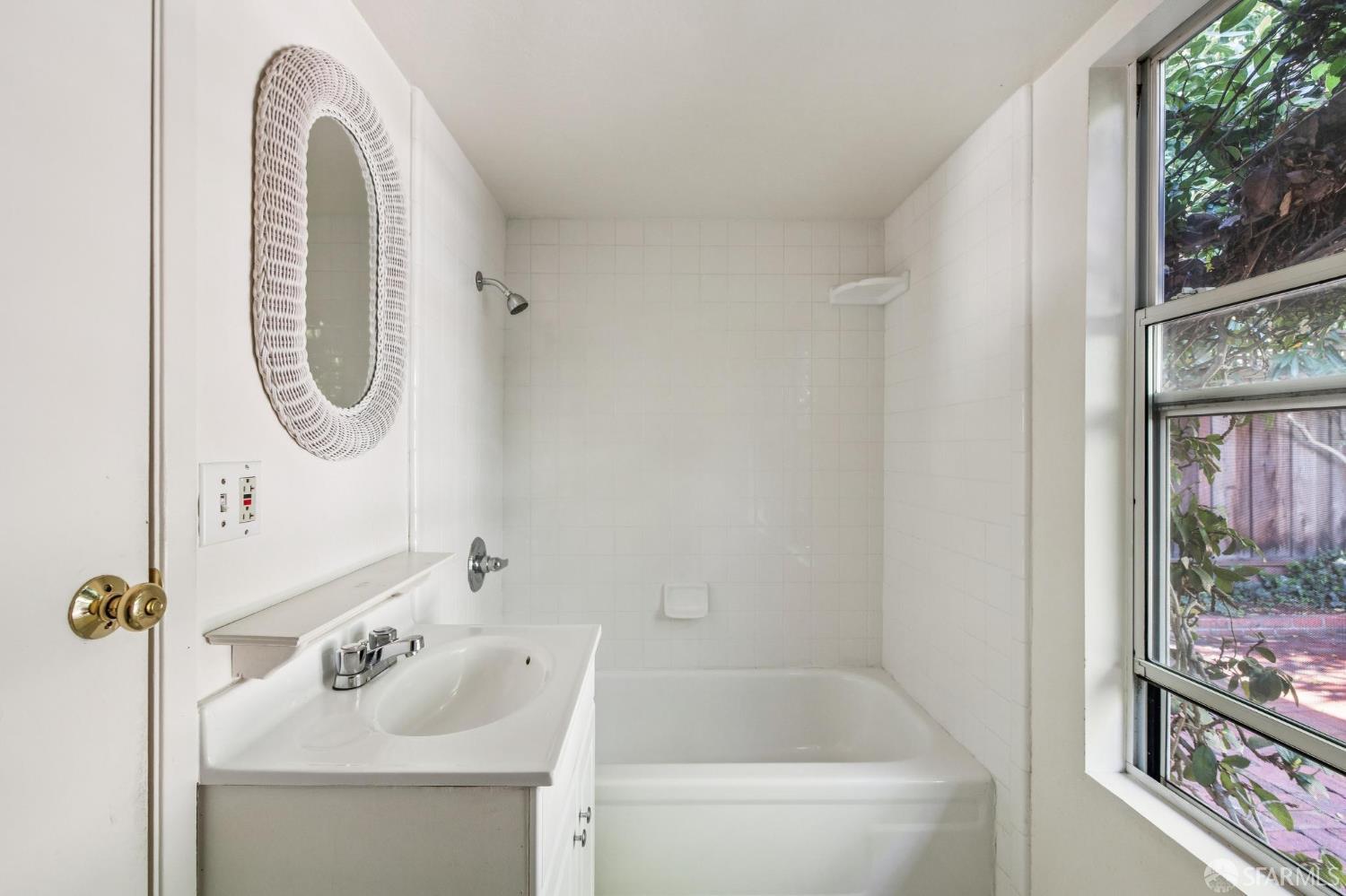 Detail Gallery Image 33 of 43 For 325 Yale Rd, Menlo Park,  CA 94025 - 2 Beds | 1/1 Baths