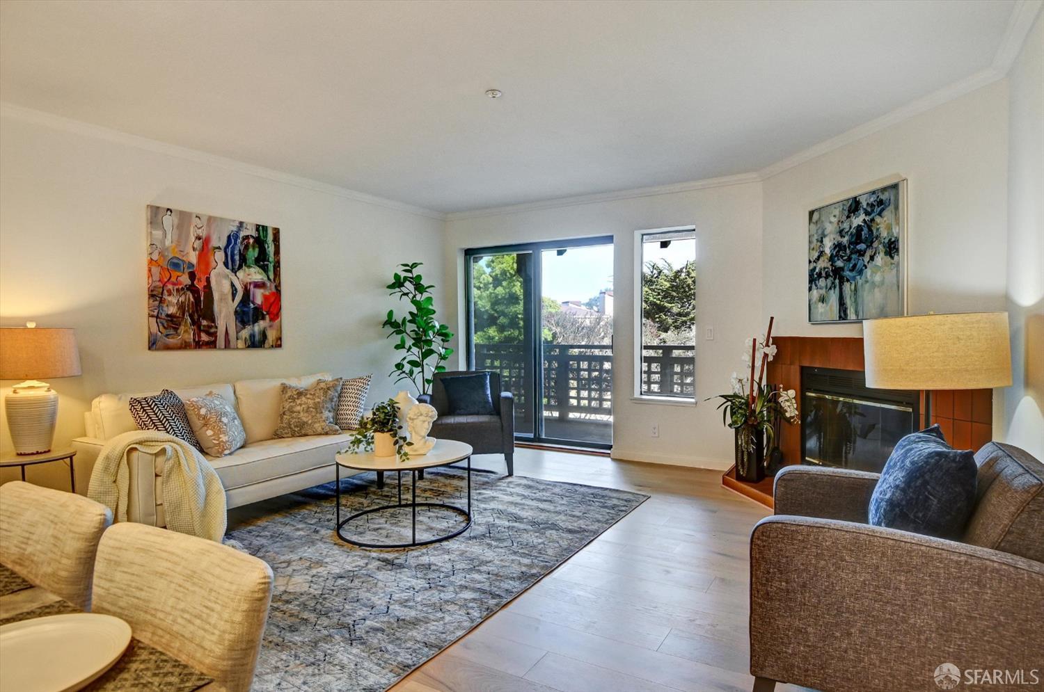 Detail Gallery Image 8 of 36 For 306 Oak Ct, Daly City,  CA 94014 - 3 Beds | 2 Baths