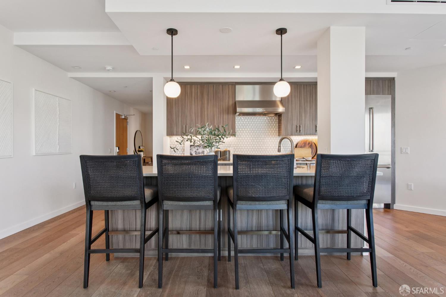 Detail Gallery Image 12 of 50 For 1731 Powell St #303,  San Francisco,  CA 94133 - 2 Beds | 2/1 Baths