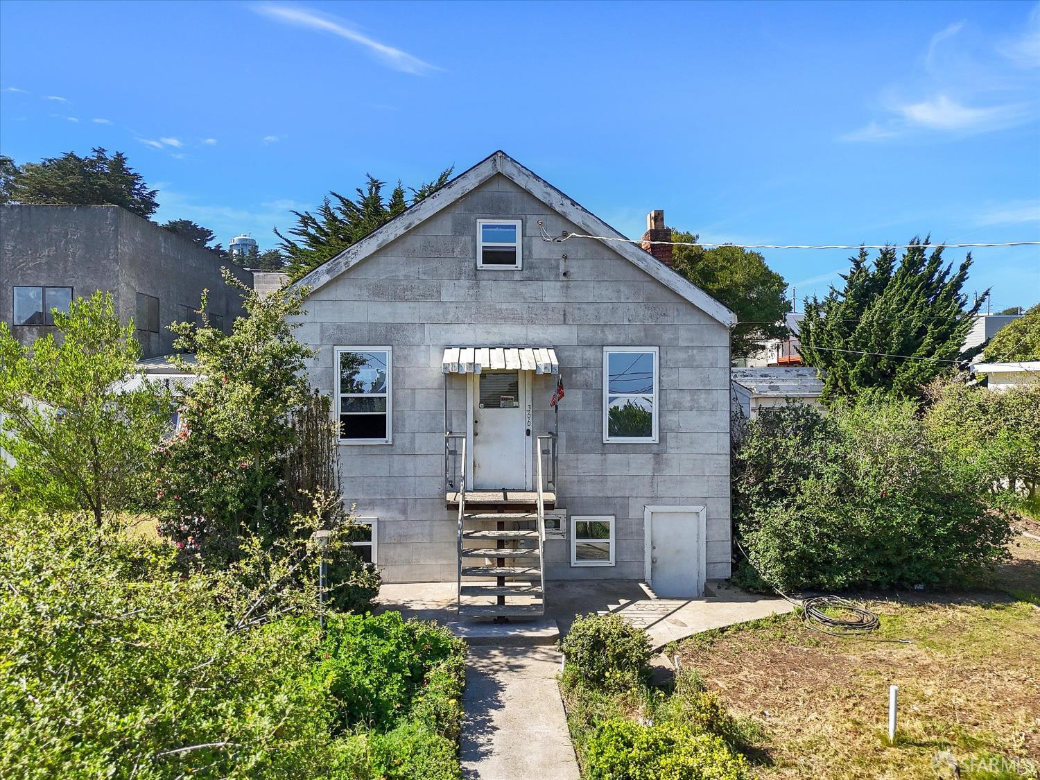 Detail Gallery Image 2 of 58 For 366 Gambier St, San Francisco,  CA 94134 - 2 Beds | 1 Baths