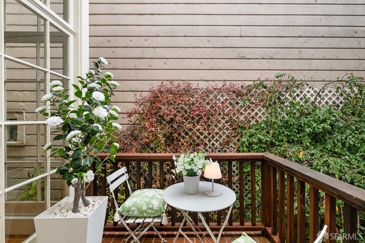 Detail Gallery Image 26 of 87 For 1705 Gough St, San Francisco,  CA 94109 - 3 Beds | 2/1 Baths