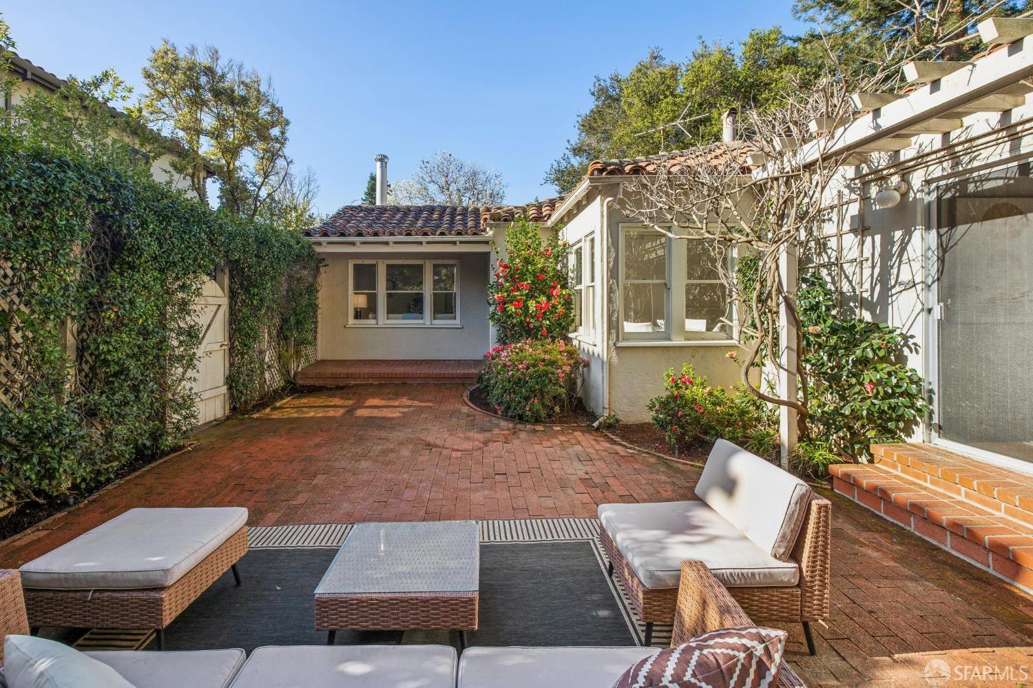 Detail Gallery Image 39 of 43 For 325 Yale Rd, Menlo Park,  CA 94025 - 2 Beds | 1/1 Baths