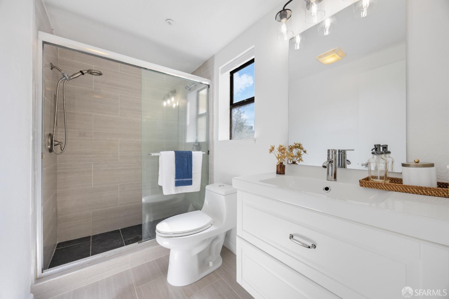 Detail Gallery Image 18 of 22 For 1708 Saddleback Dr, Daly City,  CA 94014 - 2 Beds | 2 Baths