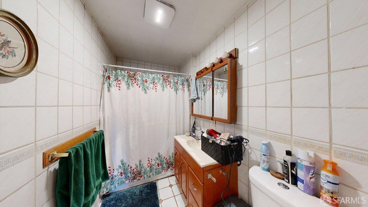 Detail Gallery Image 13 of 45 For 471 Green St, East Palo Alto,  CA 94303 - 9 Beds | 5 Baths