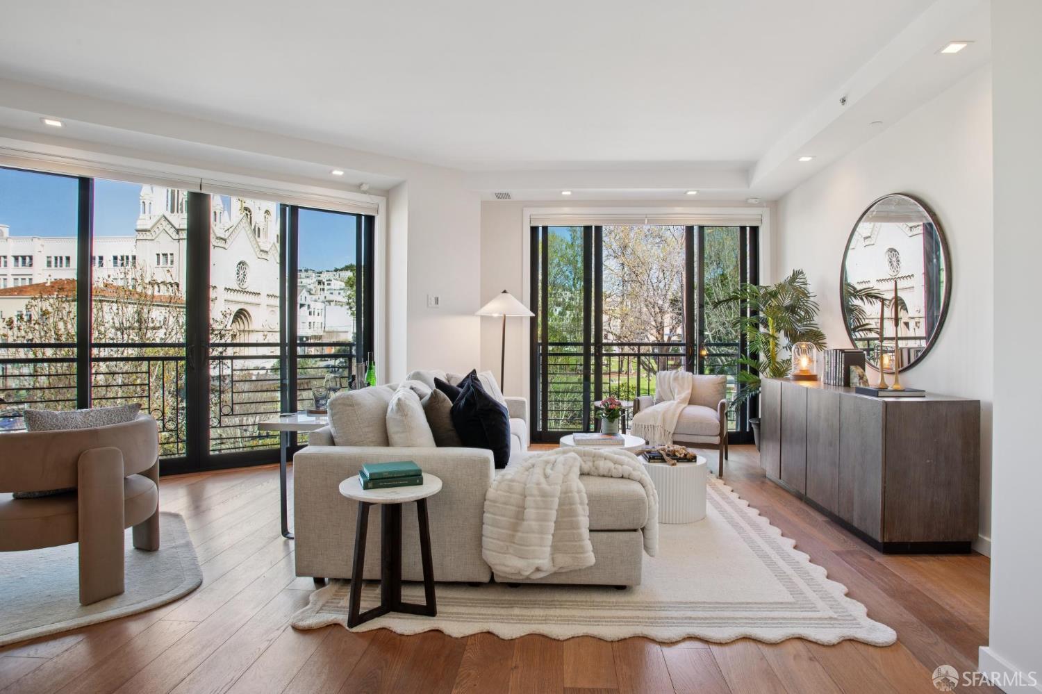 Detail Gallery Image 4 of 50 For 1731 Powell St #303,  San Francisco,  CA 94133 - 2 Beds | 2/1 Baths