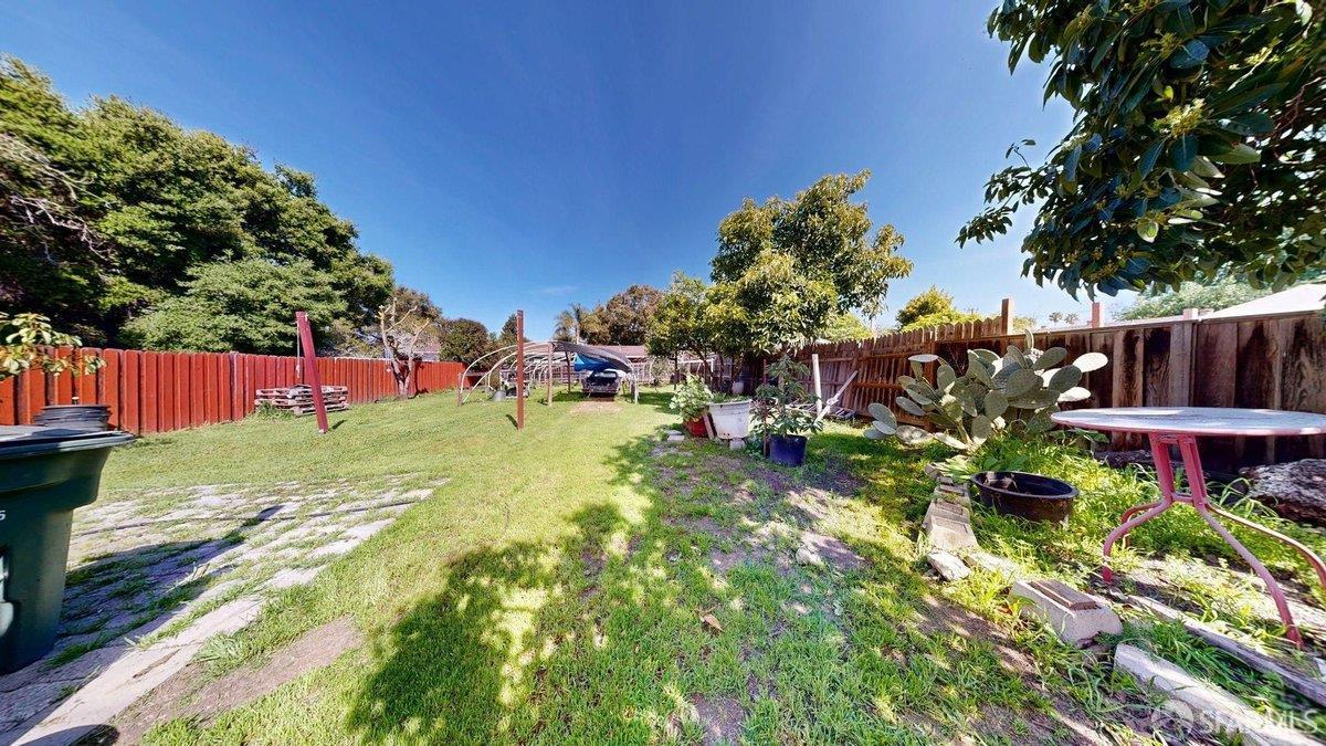 Detail Gallery Image 41 of 45 For 471 Green St, East Palo Alto,  CA 94303 - 9 Beds | 5 Baths