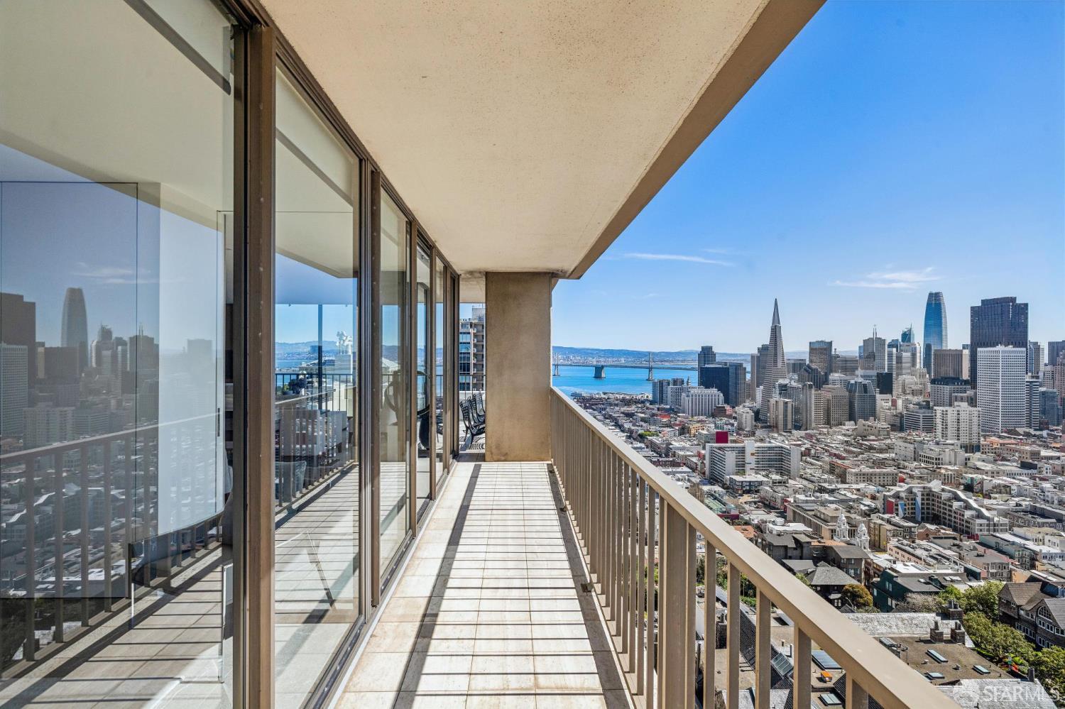 Detail Gallery Image 22 of 78 For 999 Green St #2404,  San Francisco,  CA 94133 - 2 Beds | 2 Baths