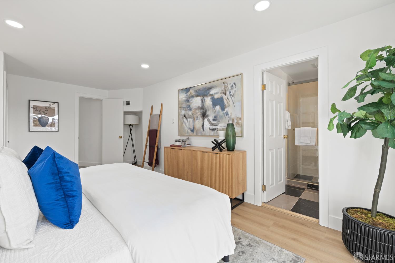 Detail Gallery Image 26 of 40 For 339 Panorama Dr, San Francisco,  CA 94131 - 3 Beds | 2 Baths