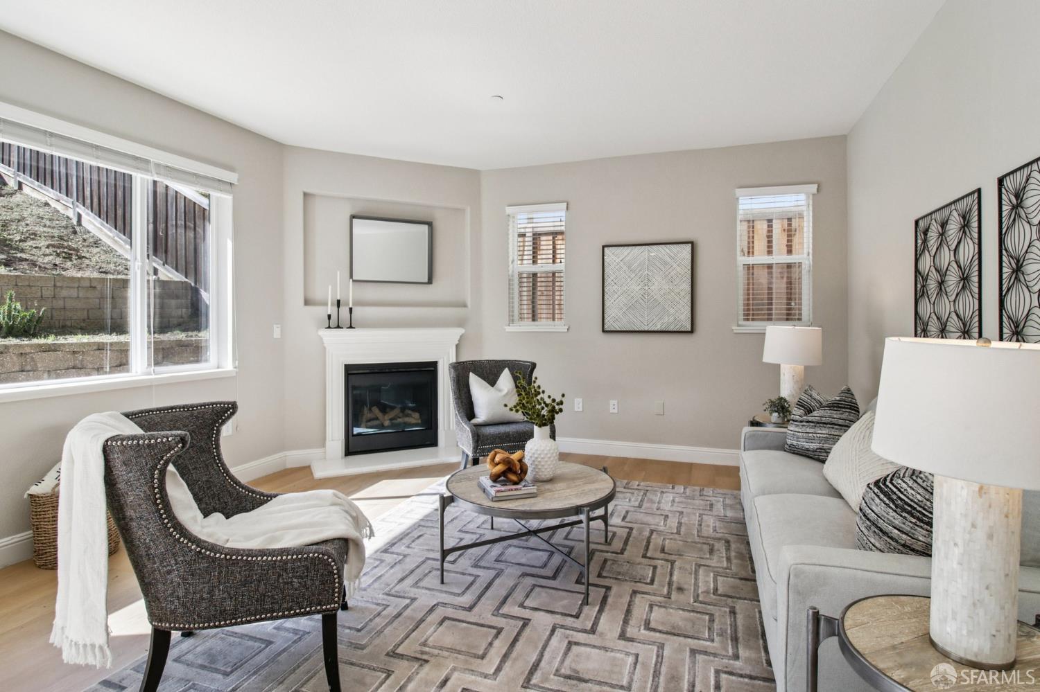 Detail Gallery Image 5 of 53 For 3082 Delano Dr, Pittsburg,  CA 94565 - 4 Beds | 2/1 Baths