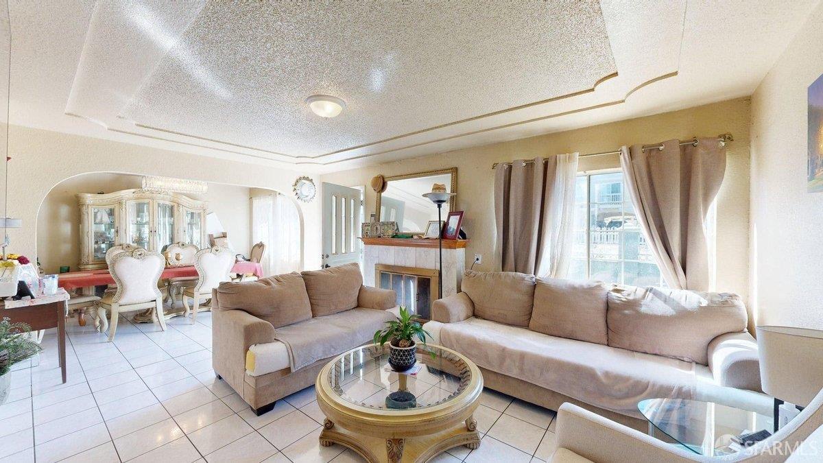 Detail Gallery Image 3 of 45 For 471 Green St, East Palo Alto,  CA 94303 - 9 Beds | 5 Baths