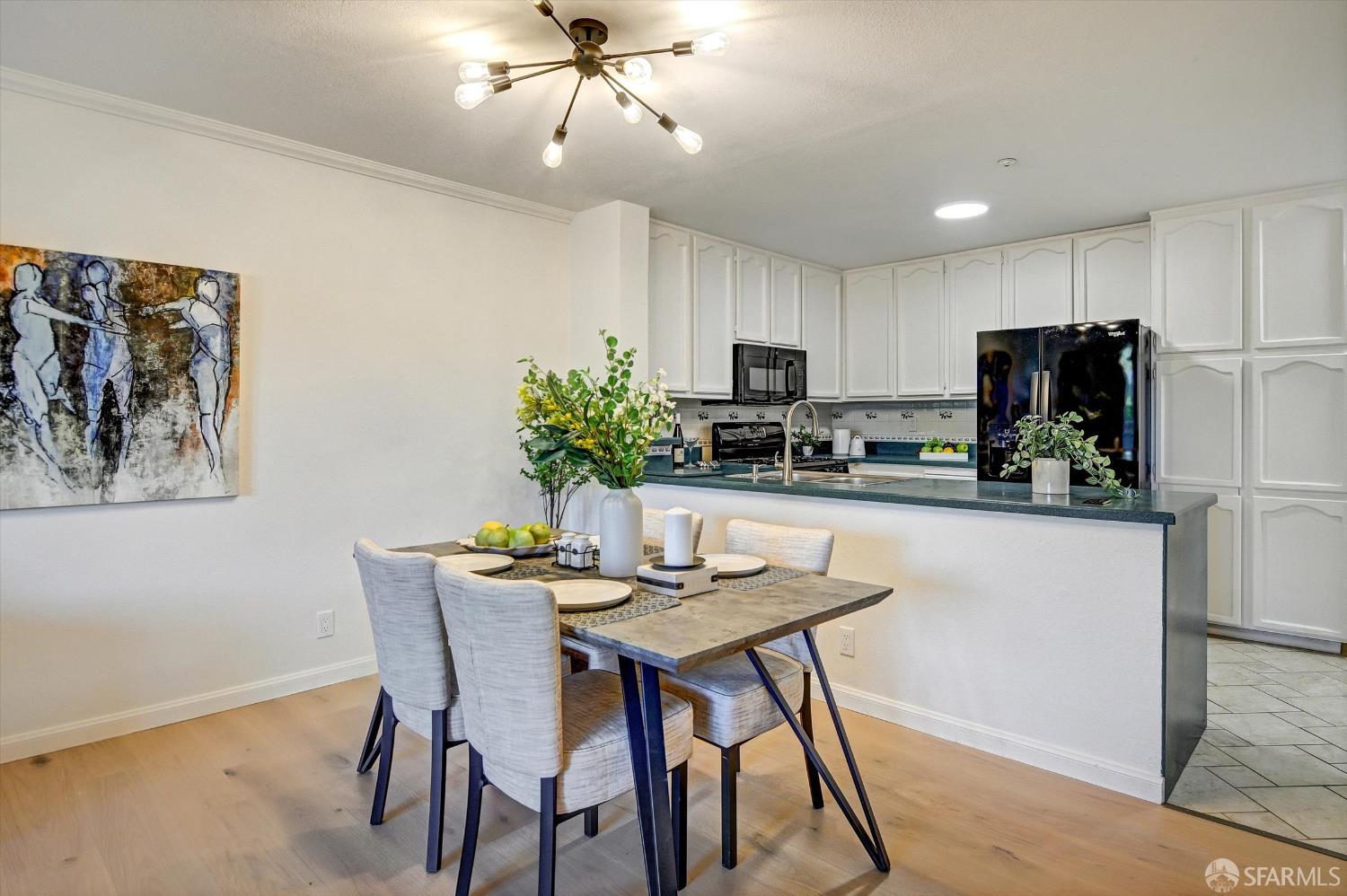 Detail Gallery Image 13 of 36 For 306 Oak Ct, Daly City,  CA 94014 - 3 Beds | 2 Baths