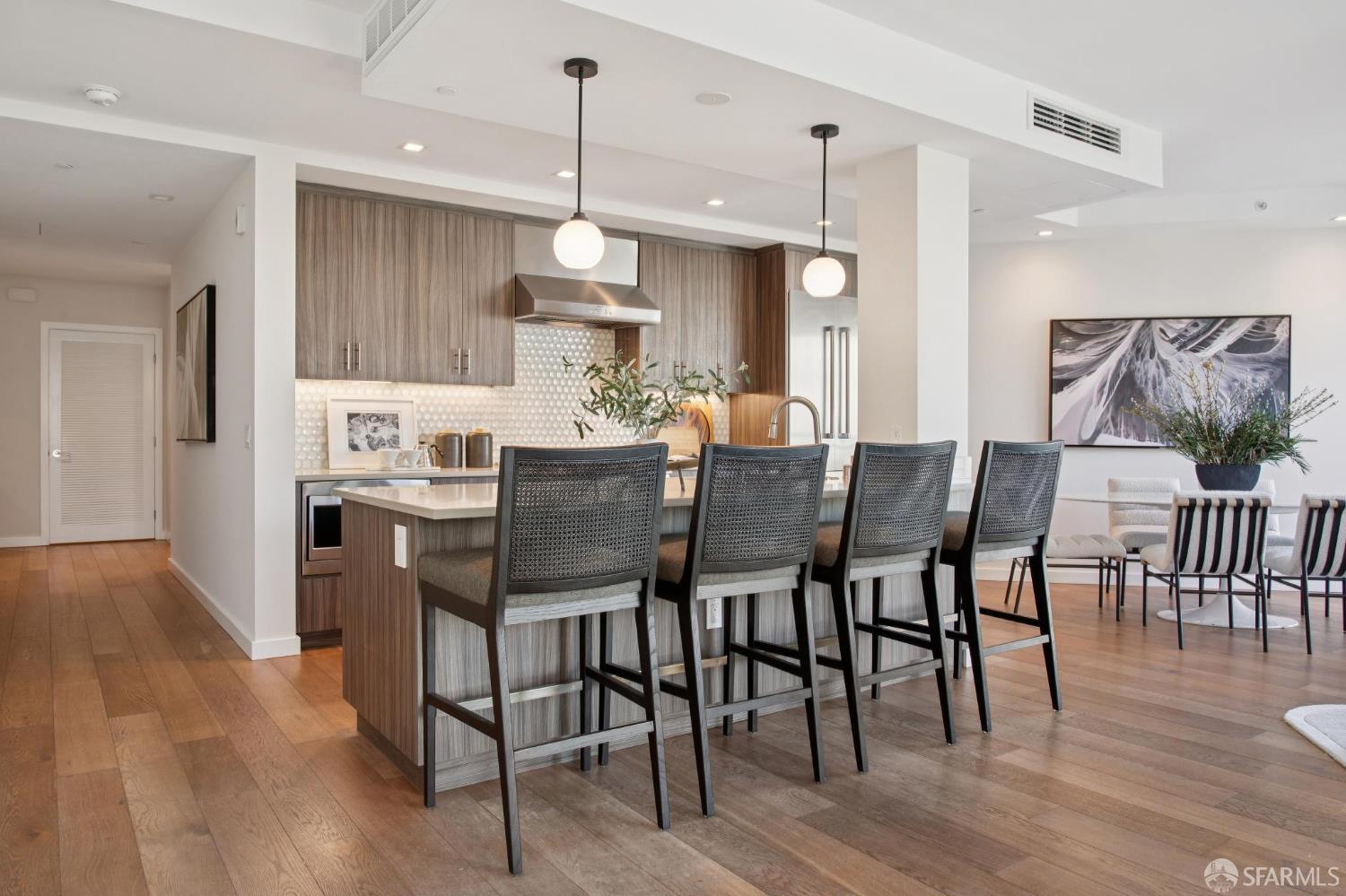 Detail Gallery Image 13 of 50 For 1731 Powell St #303,  San Francisco,  CA 94133 - 2 Beds | 2/1 Baths