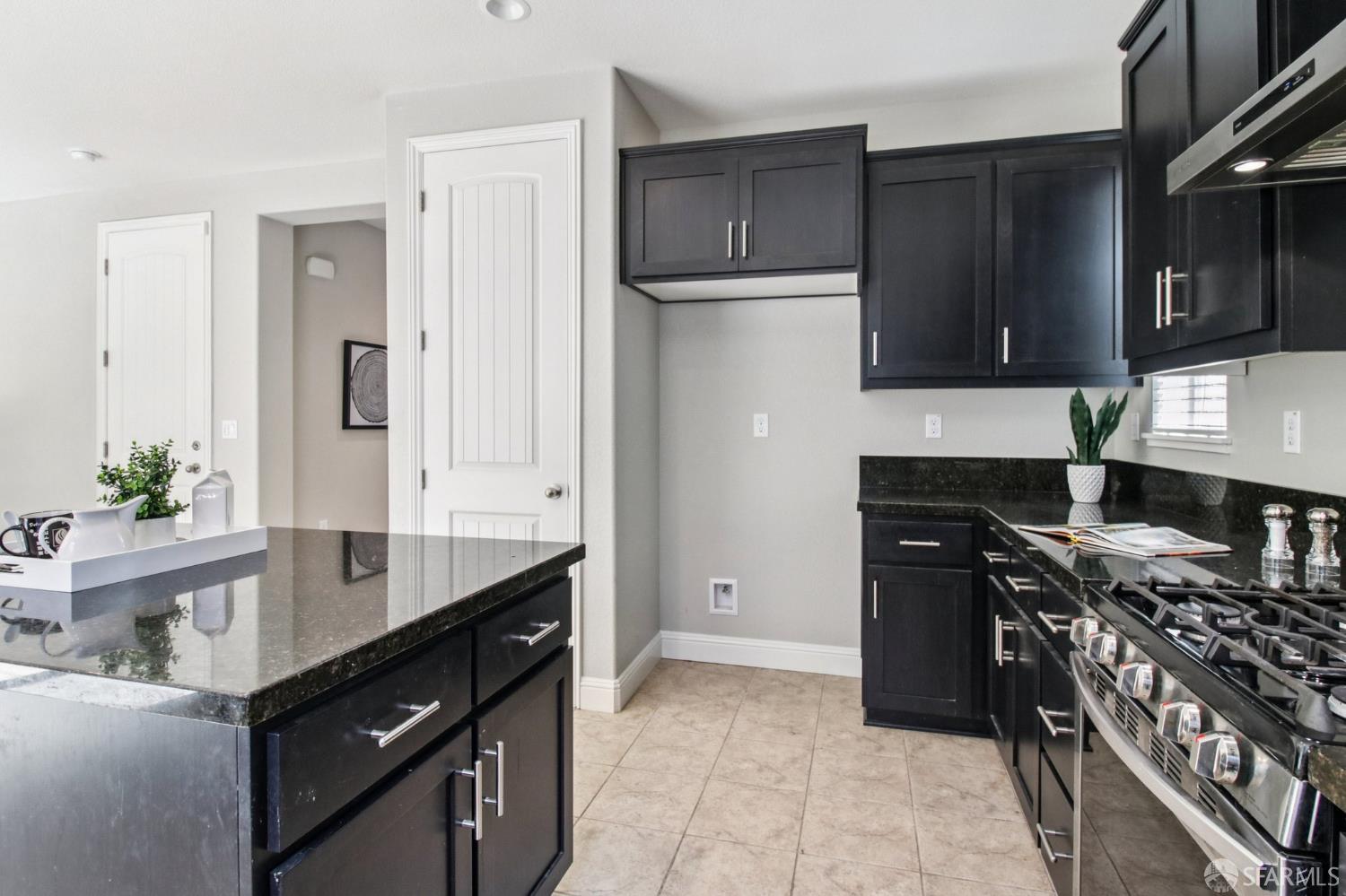 Detail Gallery Image 12 of 53 For 3082 Delano Dr, Pittsburg,  CA 94565 - 4 Beds | 2/1 Baths